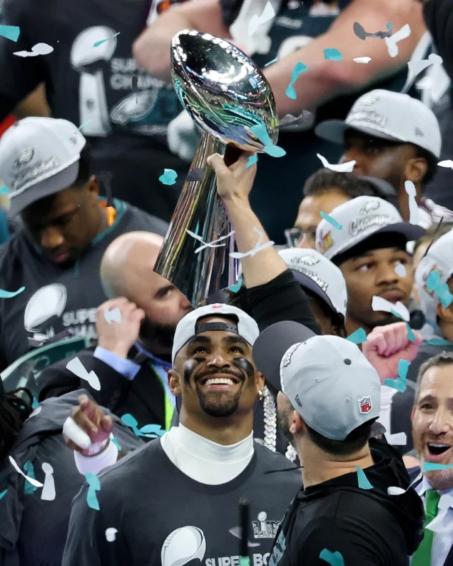 🙌🏻 Saluden a los nuevos campeones de la NFL: los Philadelphia Eagles 🏈🏆

#SBLIX #superbowl